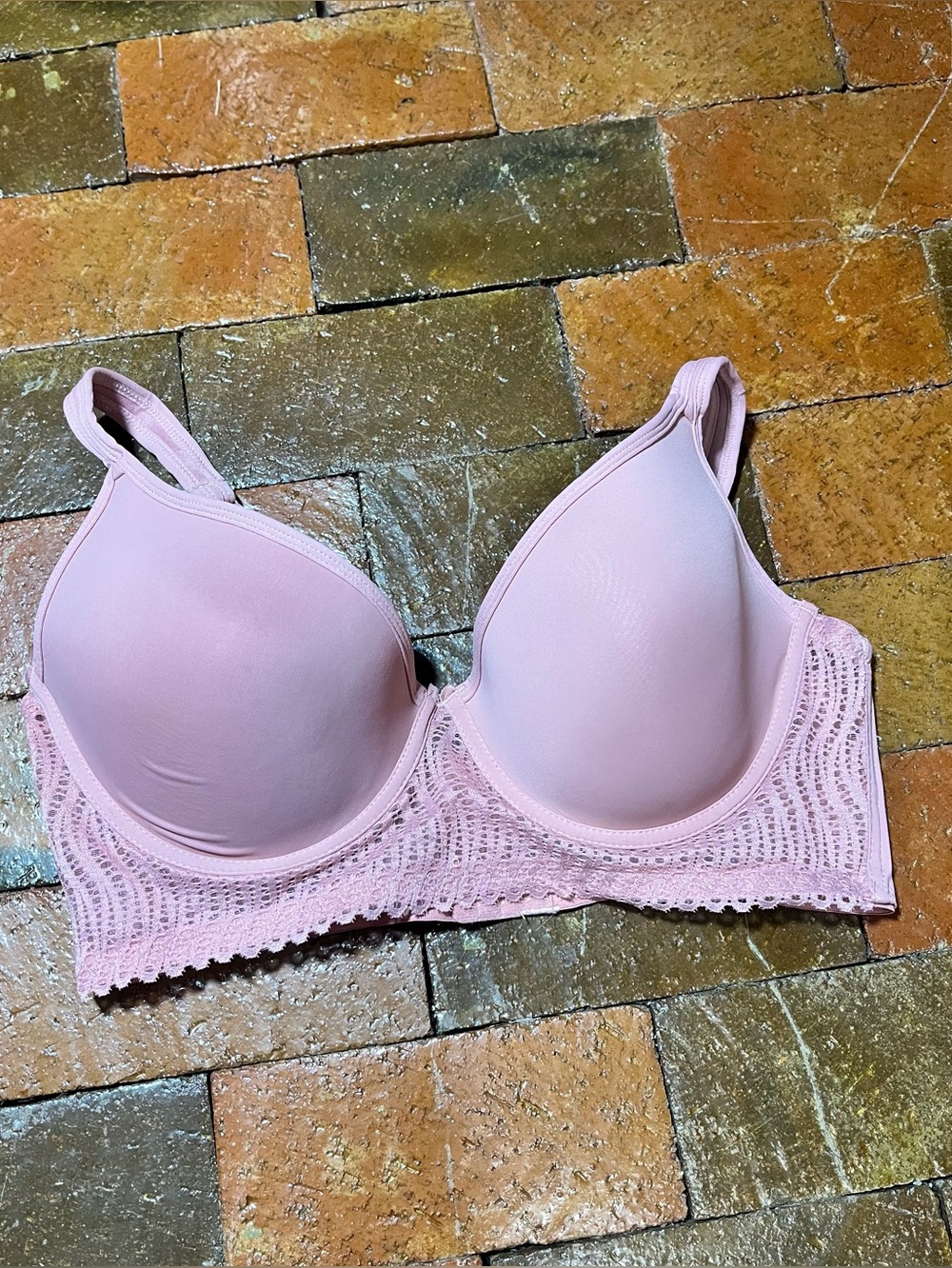 Vince Camuto 38D underwire bra pink 3273